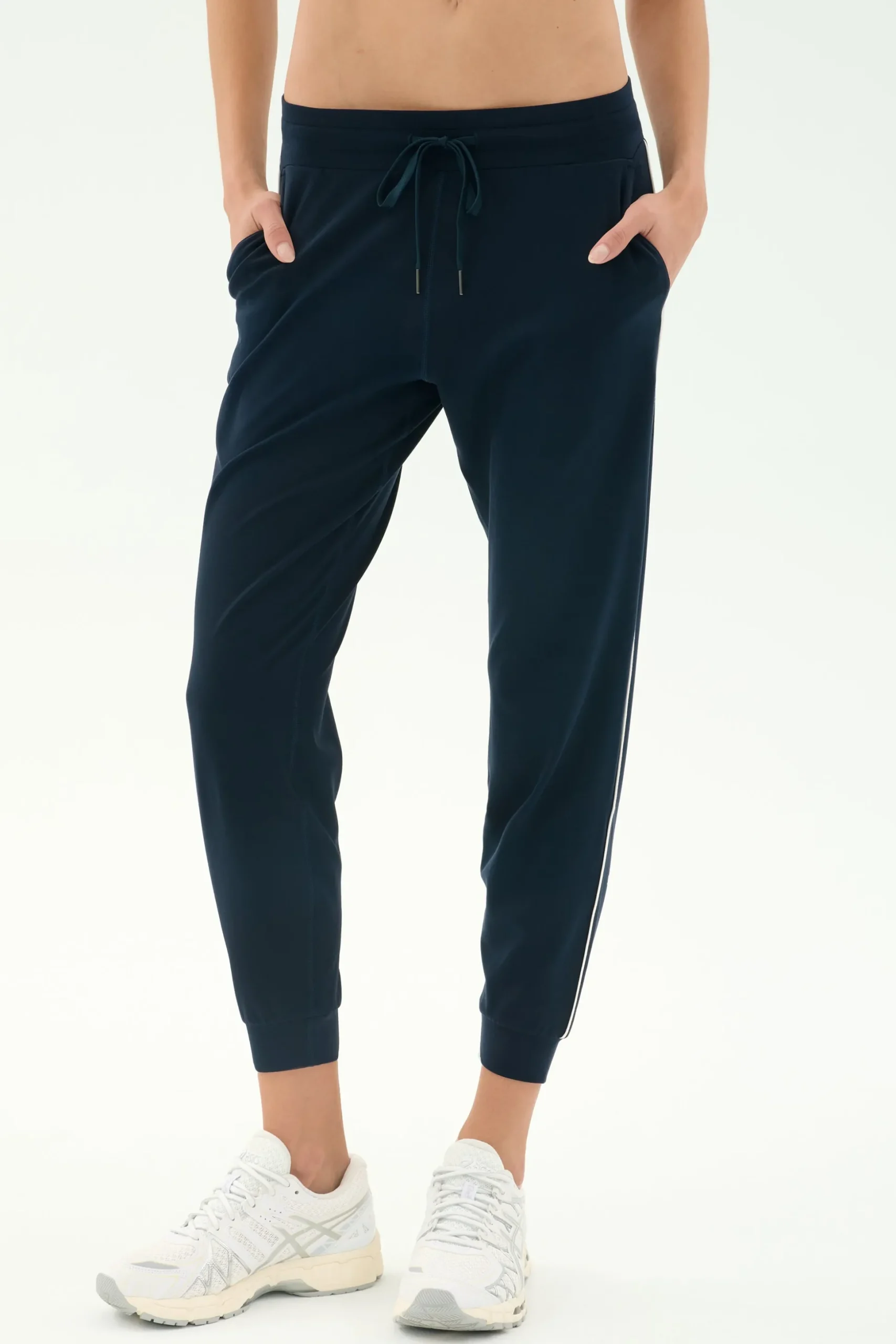 Airweight Jogger 7/8 with Piping