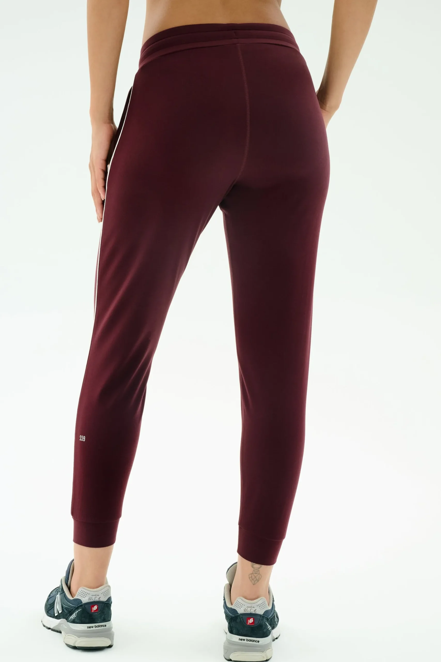 Airweight Jogger 7/8 with Piping