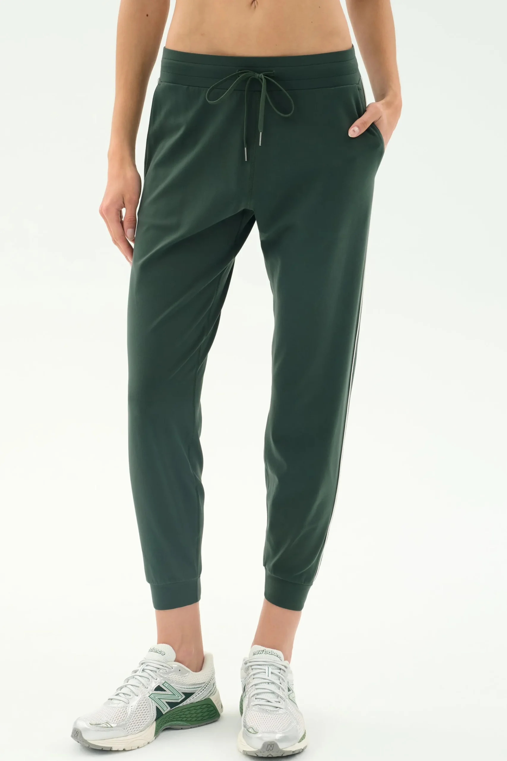 Airweight Jogger 7/8 with Piping