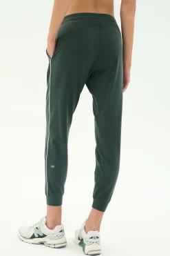 Airweight Jogger 7/8 with Piping